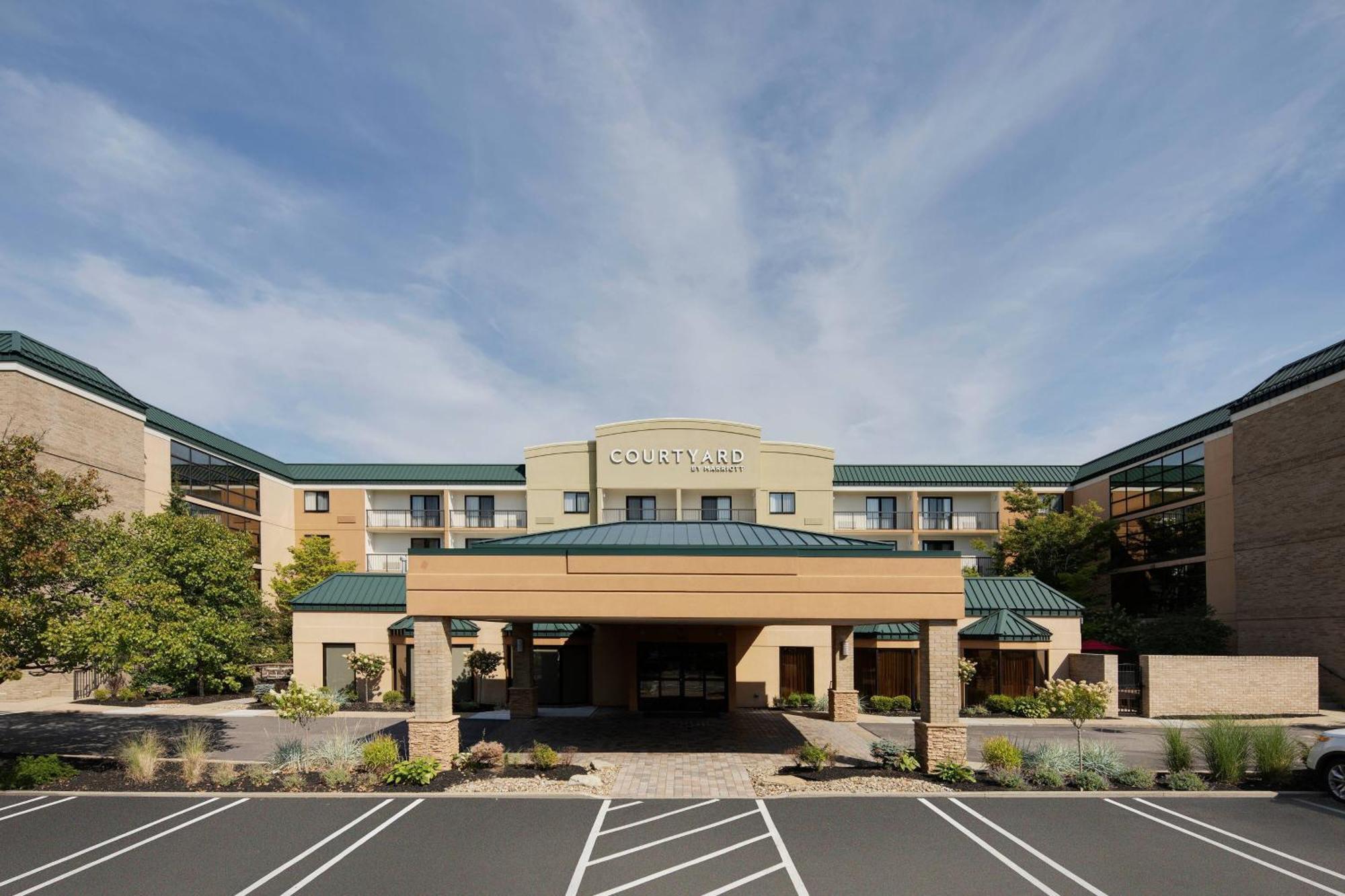 Courtyard Cleveland Beachwood Exterior foto